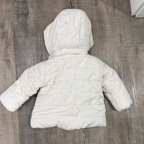 Baby GAP Soft White puffer Baby Jacket - Picture 4 of 4